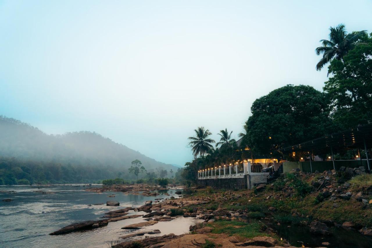 La Cascade Resort Athirappilly Exterior photo